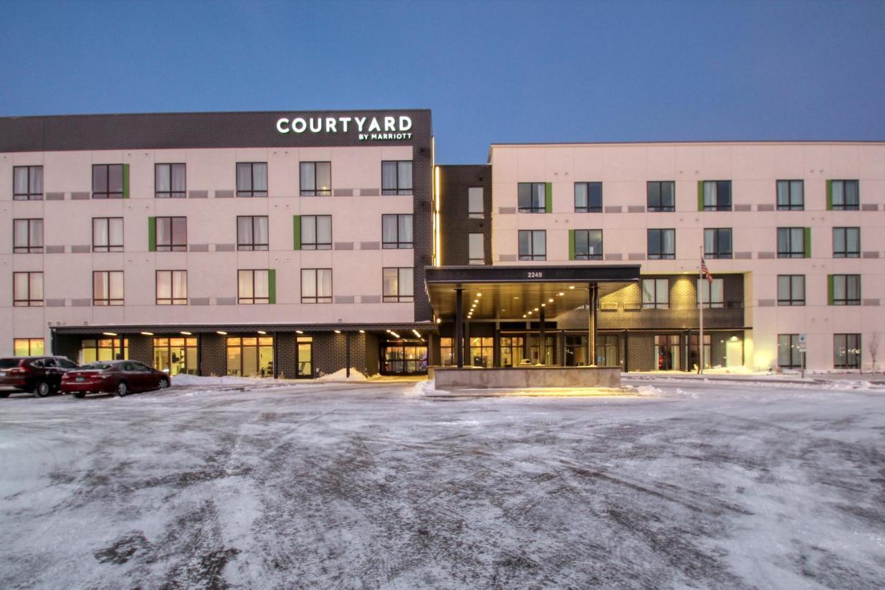 Courtyard By Marriott Fargo Hotel Exterior foto