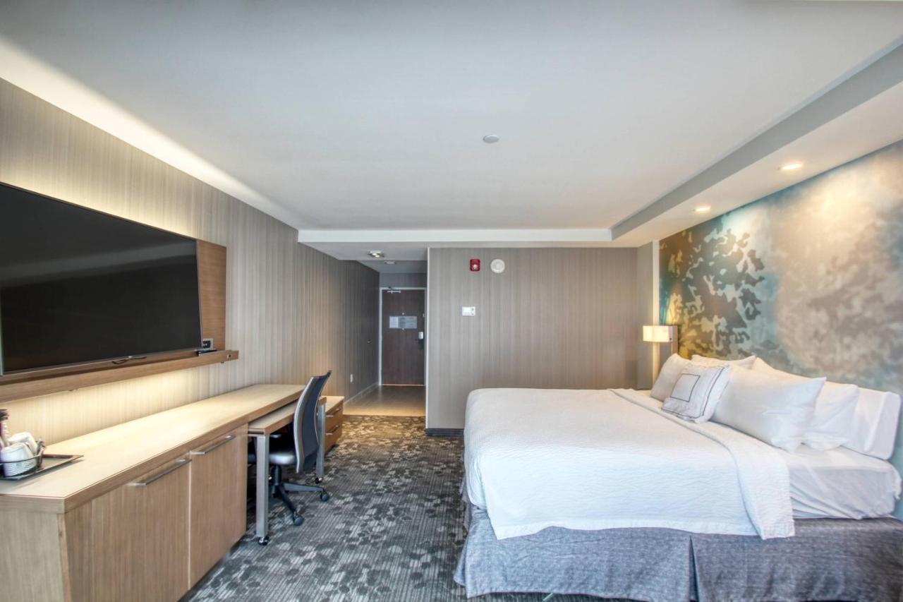 Courtyard By Marriott Fargo Hotel Exterior foto