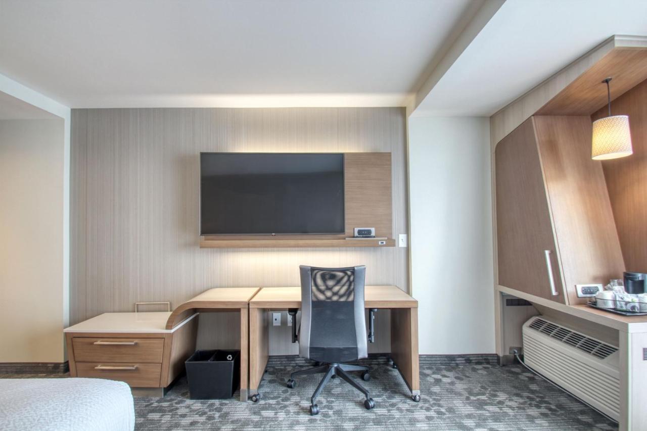 Courtyard By Marriott Fargo Hotel Exterior foto
