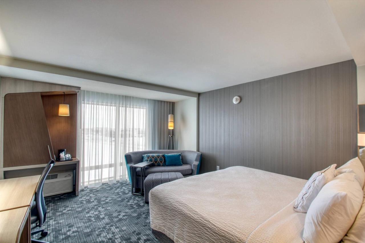 Courtyard By Marriott Fargo Hotel Exterior foto