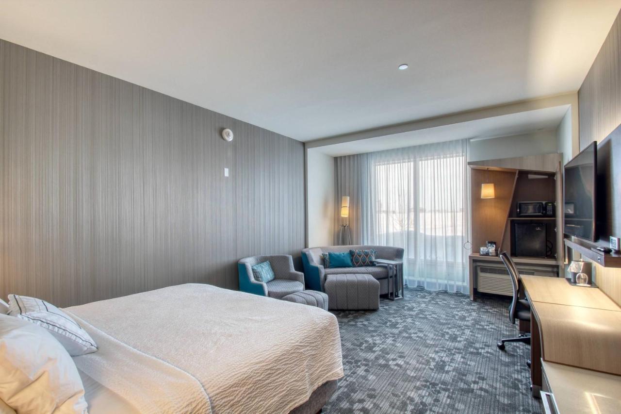 Courtyard By Marriott Fargo Hotel Exterior foto