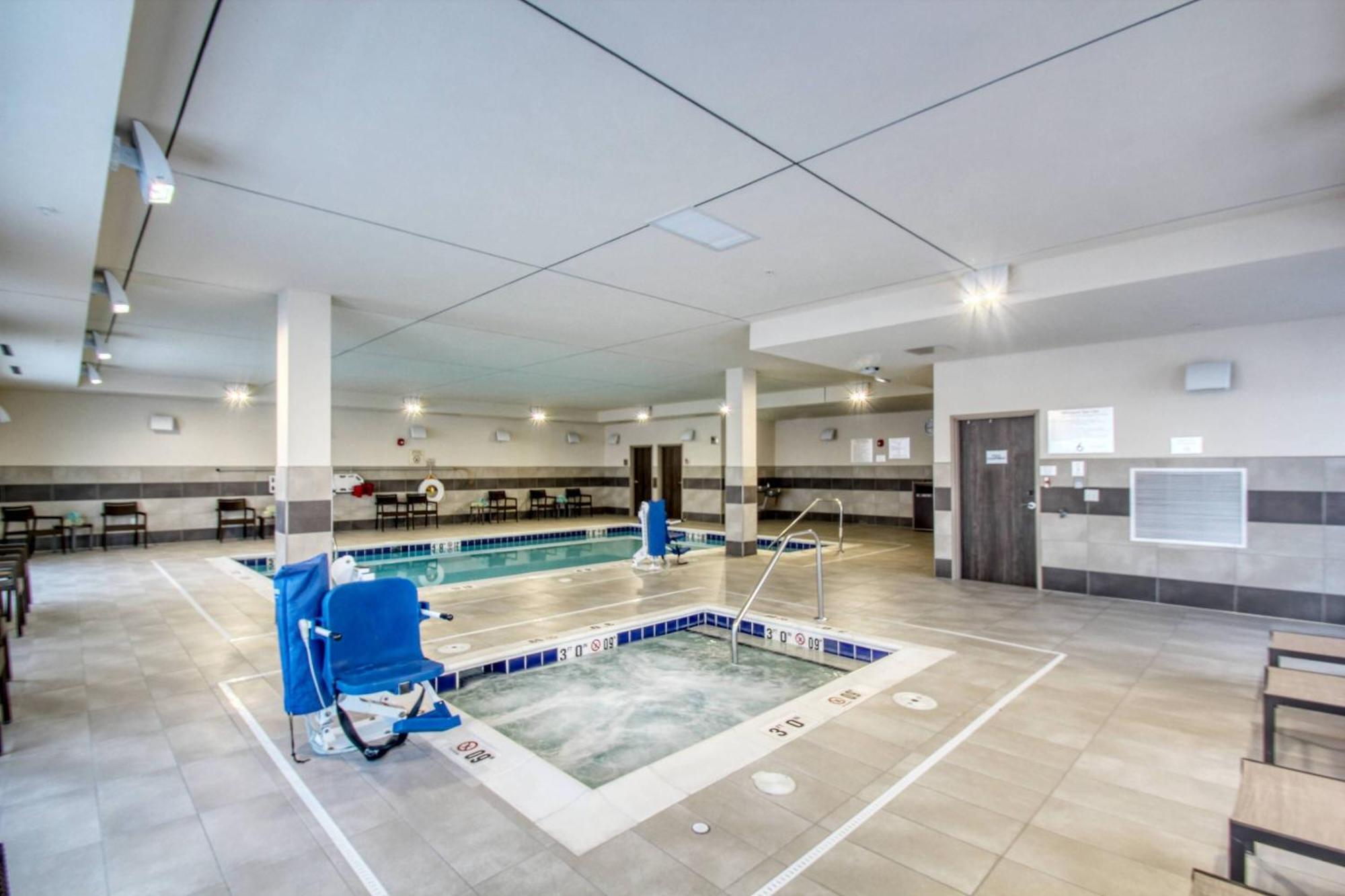 Courtyard By Marriott Fargo Hotel Exterior foto