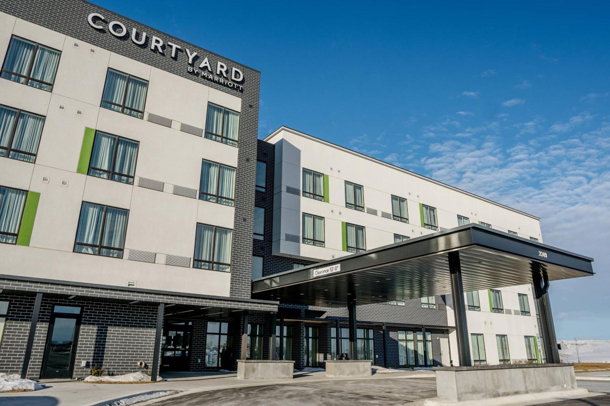 Courtyard By Marriott Fargo Hotel Exterior foto